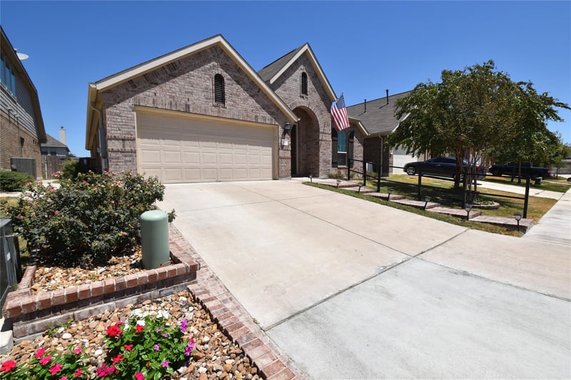 221 Joseph DR, Buda, TX 78610