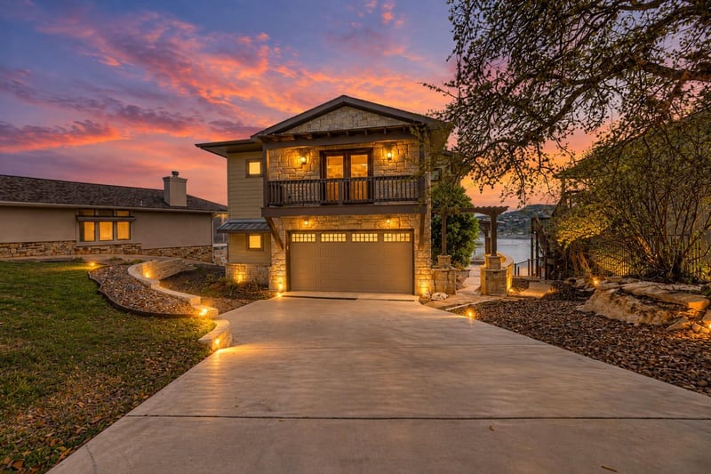 2550 Colleen DR, Canyon Lake, TX 78133