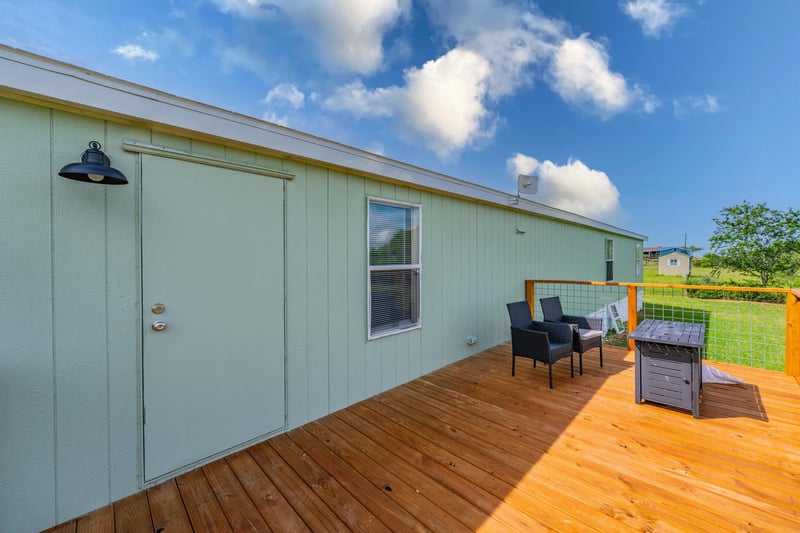 160 Indian TRL, Lockhart, TX 78644