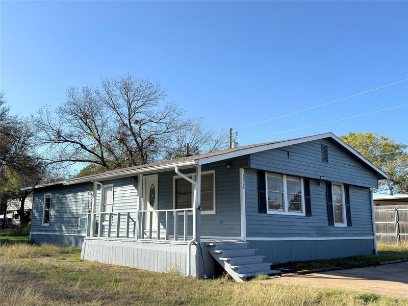 3807 Lands End CT, Granbury, TX 76048