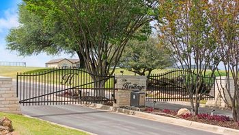377 Heritage Loop, Hutto, TX 78634