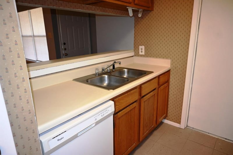 817 Lexington RD, Elgin, TX 78621