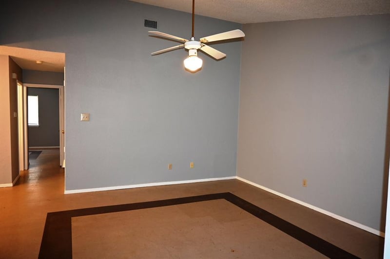 817 Lexington RD, Elgin, TX 78621