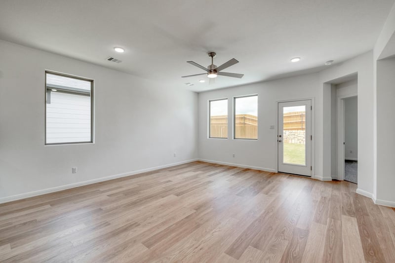 190 Hornet ST, Elgin, TX 78621