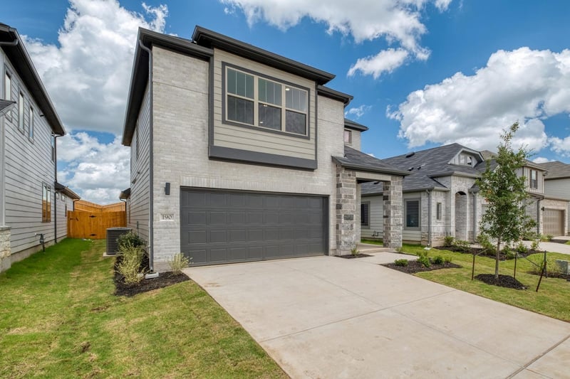 190 Hornet ST, Elgin, TX 78621