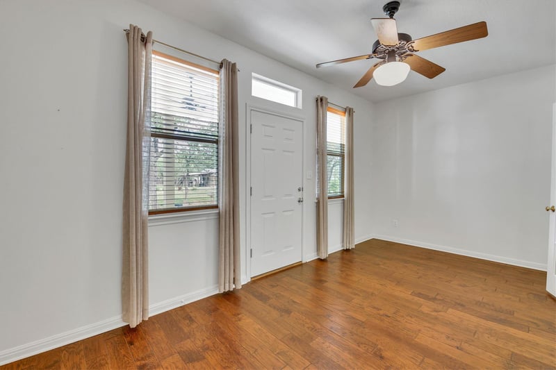 3016 Tradewind DR, Spicewood, TX 78669