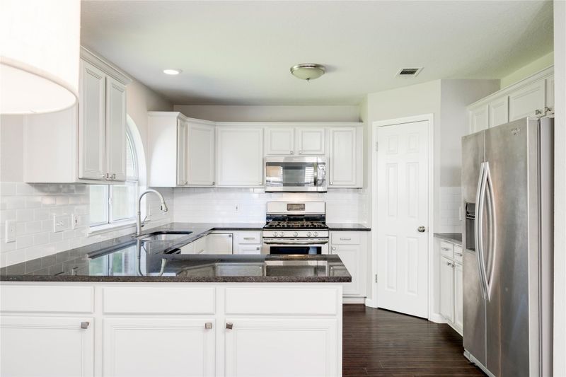 5660 Wagon Train RD, Austin, TX 78749
