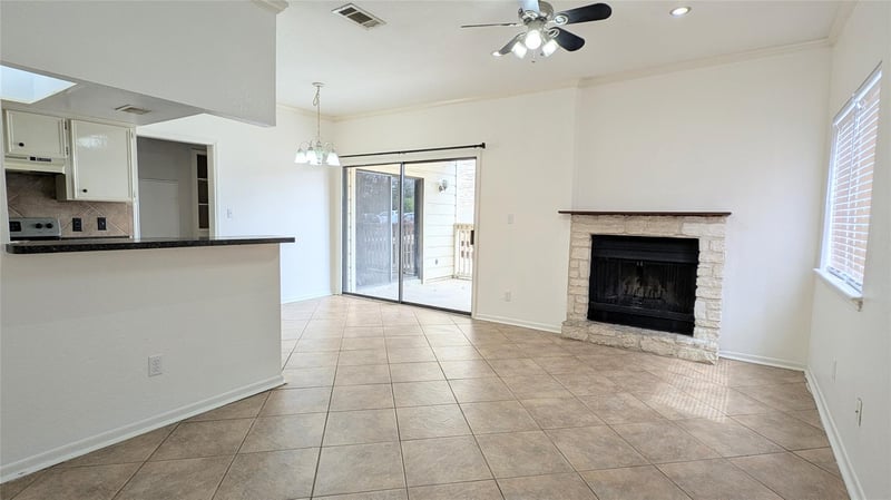 1013 Chestnut ST #C2, San Marcos, TX 78666