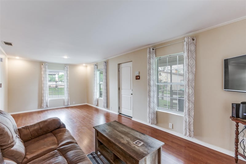 201 Church Hill LN, Liberty Hill, TX 78642