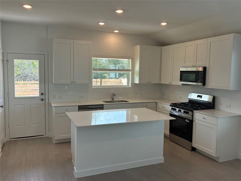 125 Parsons, Kyle, TX 78640