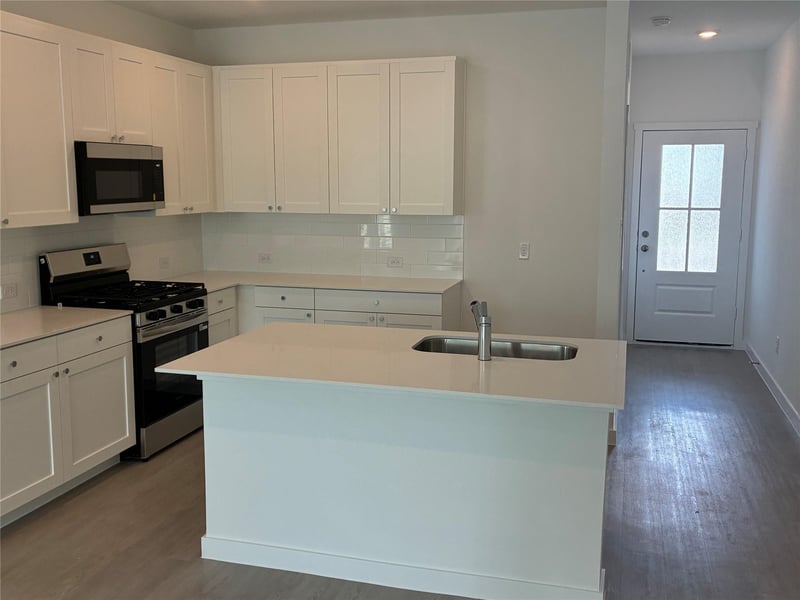 135 Parsons, Kyle, TX 78640