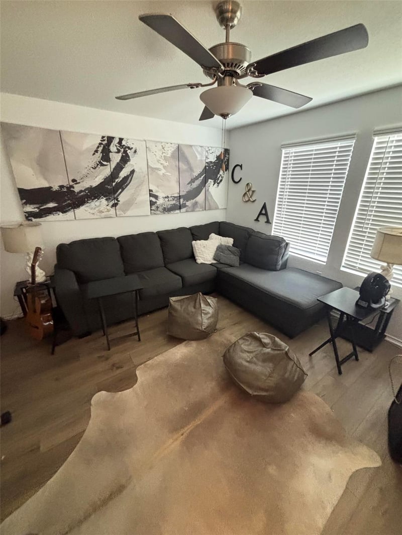 7120 Sparkling Light DR #B, Del Valle, TX 78617