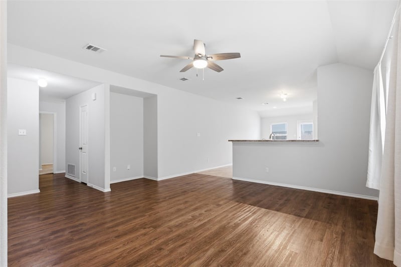 18420 Cloudmore LN, Elgin, TX 78621