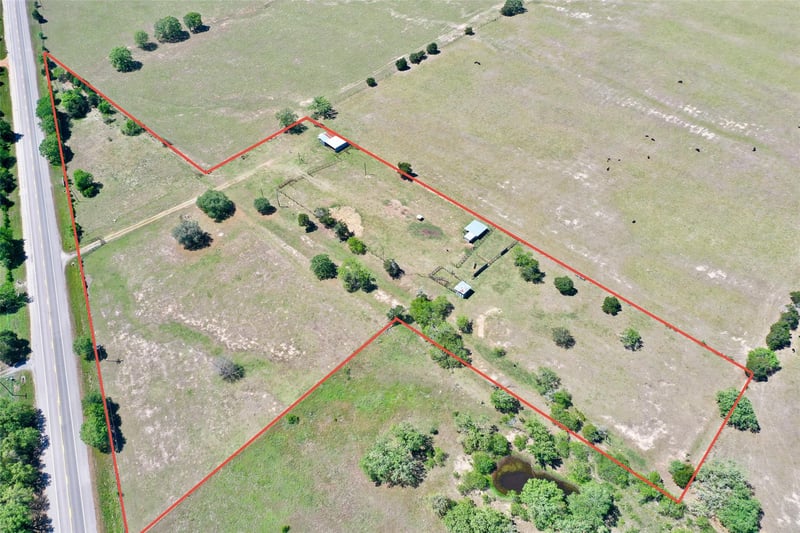924 Hwy 95 S, Smithville, TX 78957