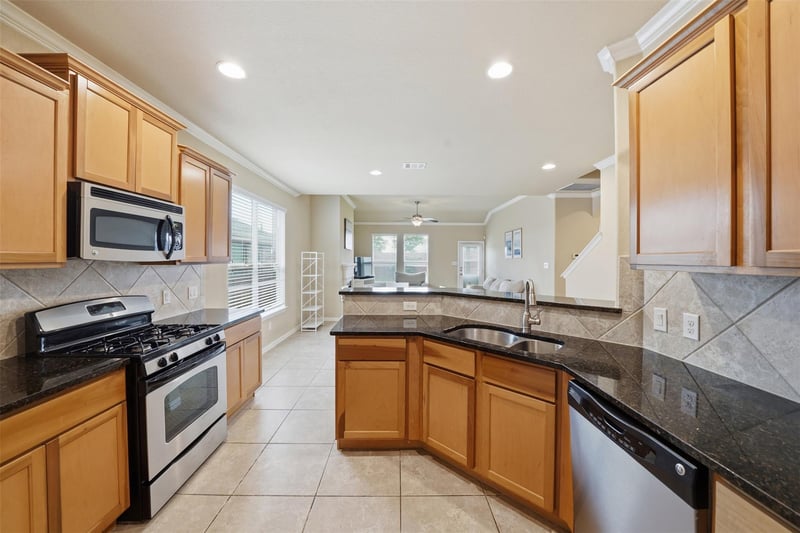 1927 Autumn Run LN, Round Rock, TX 78665
