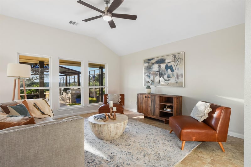 1104 Cliffview DR, Spicewood, TX 78669