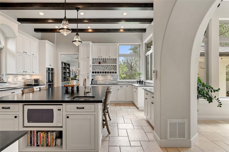 2413 Arion CIR, Austin, TX 78730