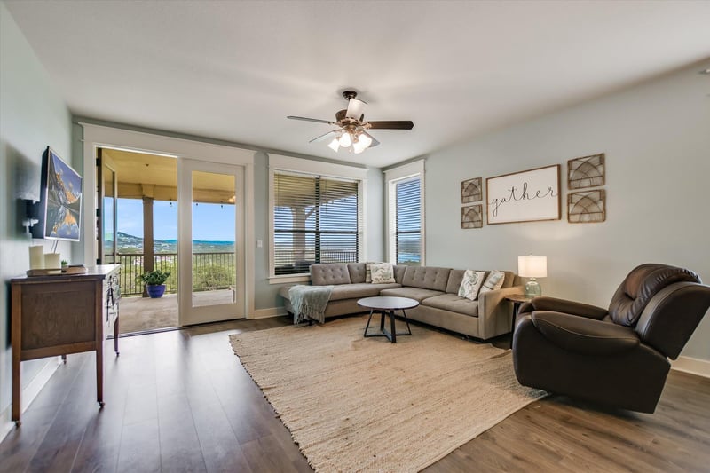 17800 Edgewood Way #301, Jonestown, TX 78645
