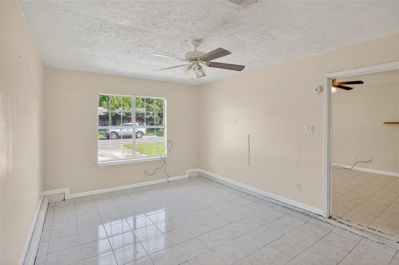 1308 Pendergrass ST, Lockhart, TX 78644
