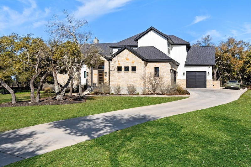 316 Stockman DR, Dripping Springs, TX 78620