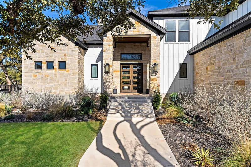 316 Stockman DR, Dripping Springs, TX 78620