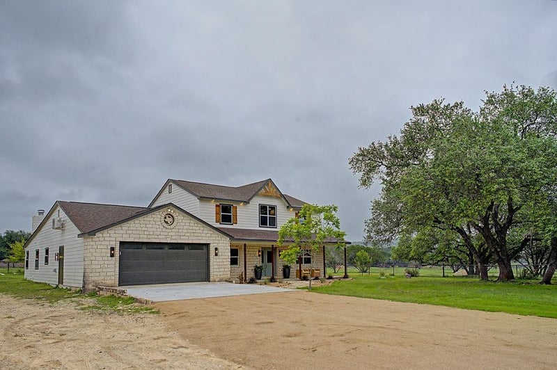 200 E Meadow LN, Wimberley, TX 78676