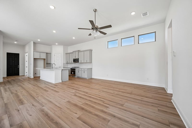 129 Royal Fern RD, Hutto, TX 78634