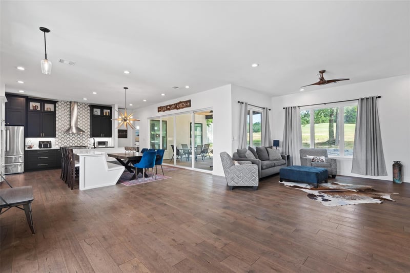 418 Venture BLVD S, Point Venture, TX 78645
