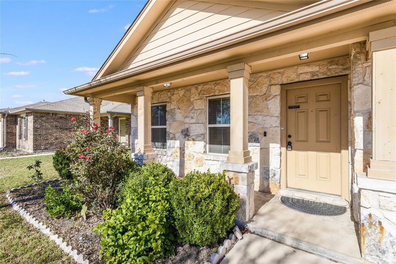704 Mitchell DR, Hutto, TX 78634