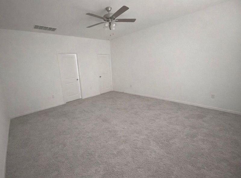 208 Eagle Lake DR, Hutto, TX 78634