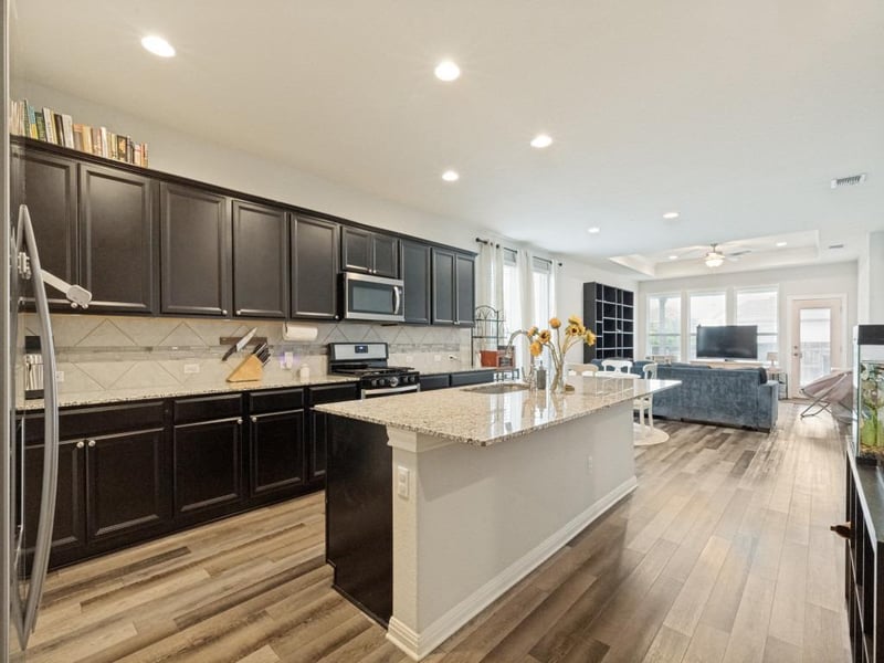 206 Beechnut DR, Buda, TX 78610