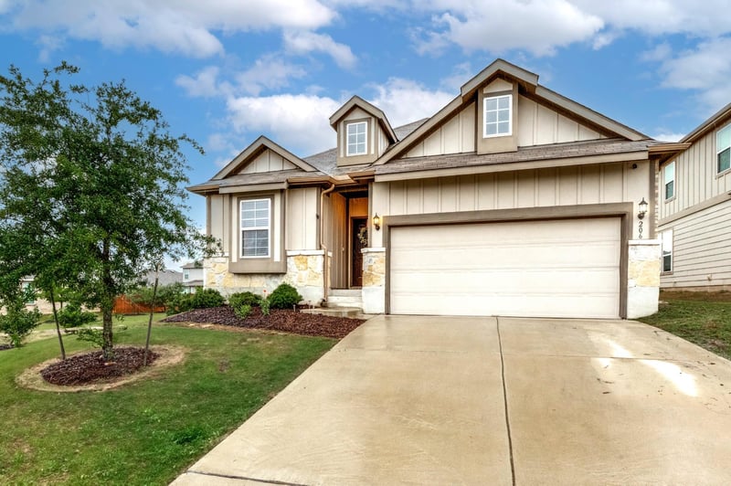 206 Beechnut DR, Buda, TX 78610