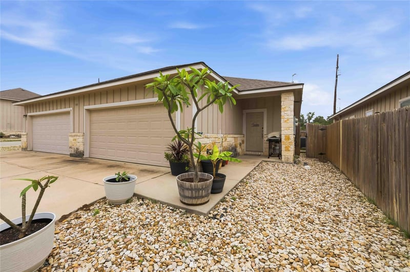 400 Carl Shipp DR, Liberty Hill, TX 78642