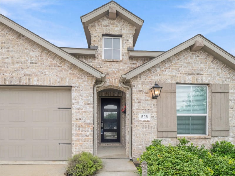 606 Biscayne Bay BND, Kyle, TX 78640