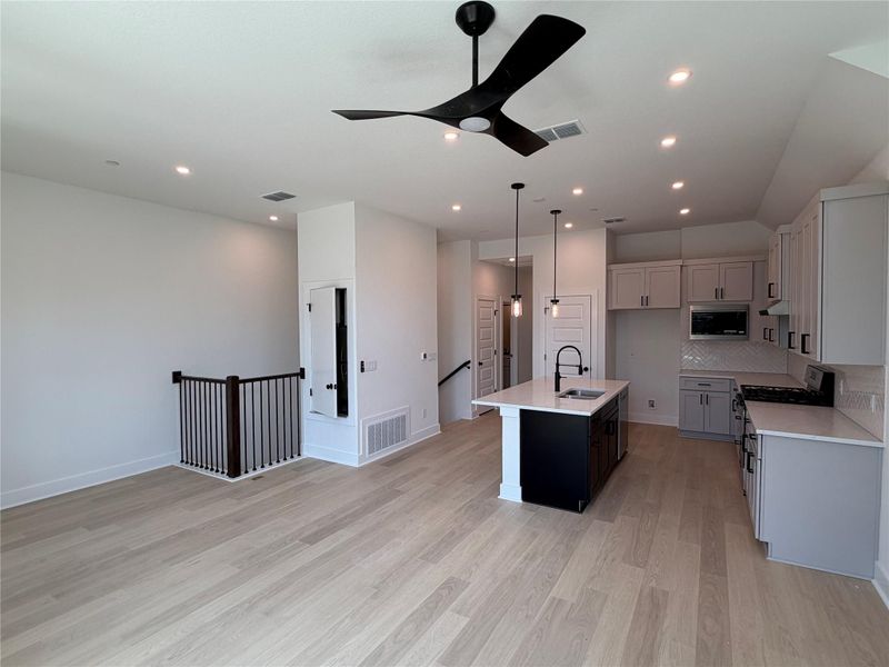 200 W 56th ST #8104, Austin, TX 78751