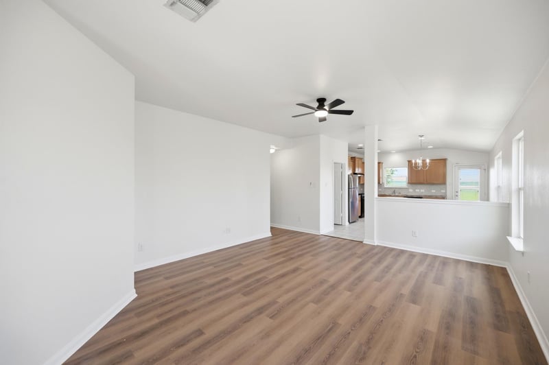 209 Hoya LN, San Marcos, TX 78666