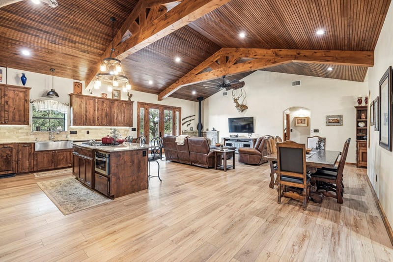 3724 Ranch Road 3347, Round Mountain, TX 78663