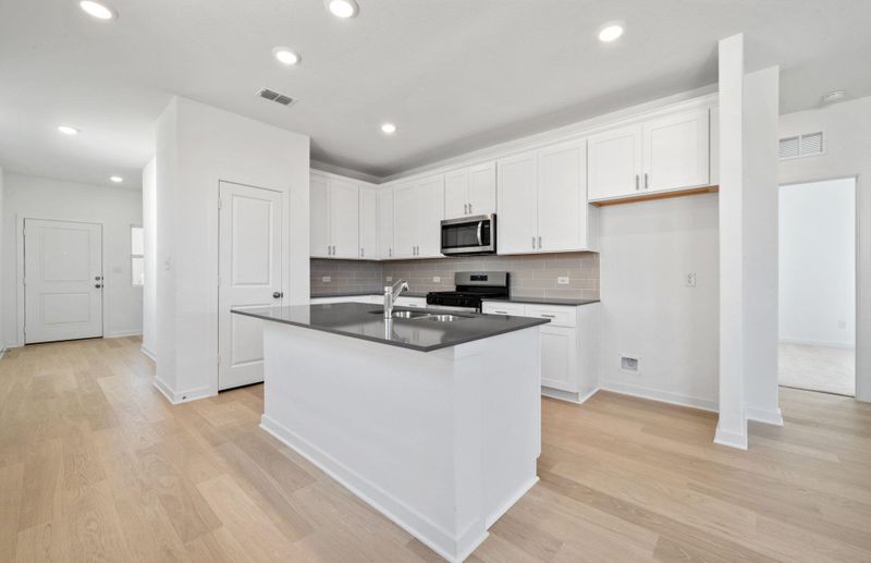 210 Golden Bell Way, Buda, TX 78610