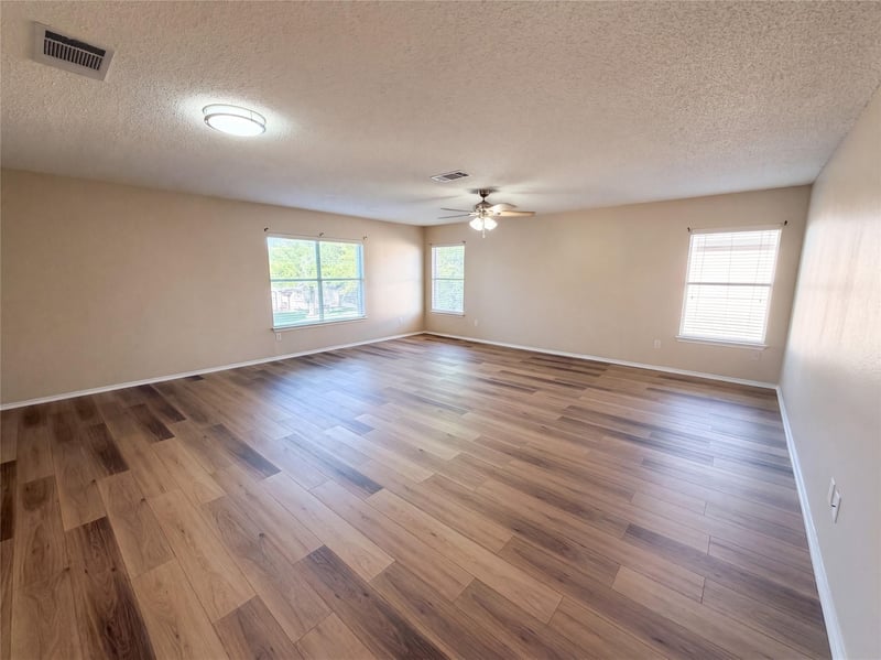 2727 High Point DR, Round Rock, TX 78664