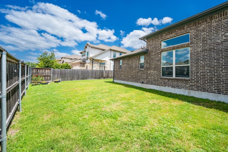 169 Mayney LN, Leander, TX 78641
