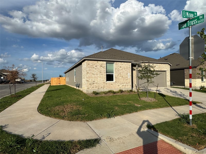 105 El Mirage RD, San Marcos, TX 78666
