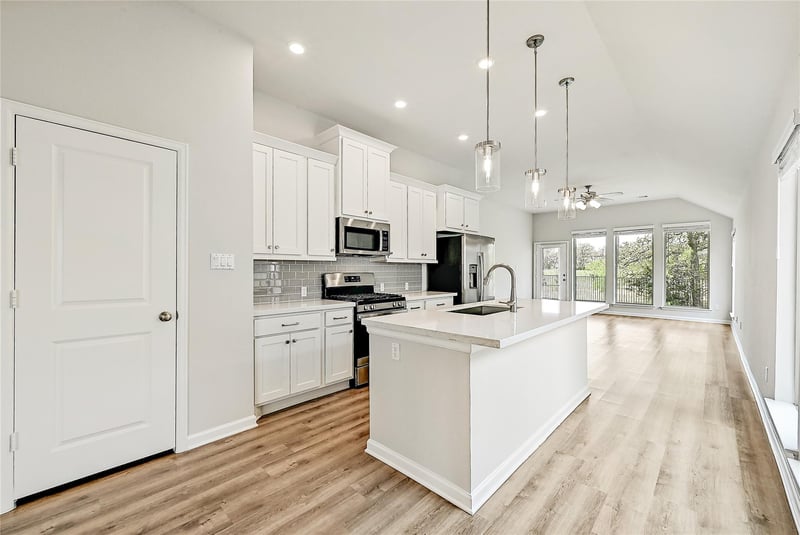 305 Banyon DR, Liberty Hill, TX 78642