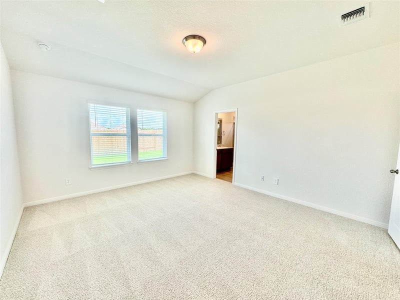 231 Red Tail Hawk LN, Cedar Creek, TX 78612