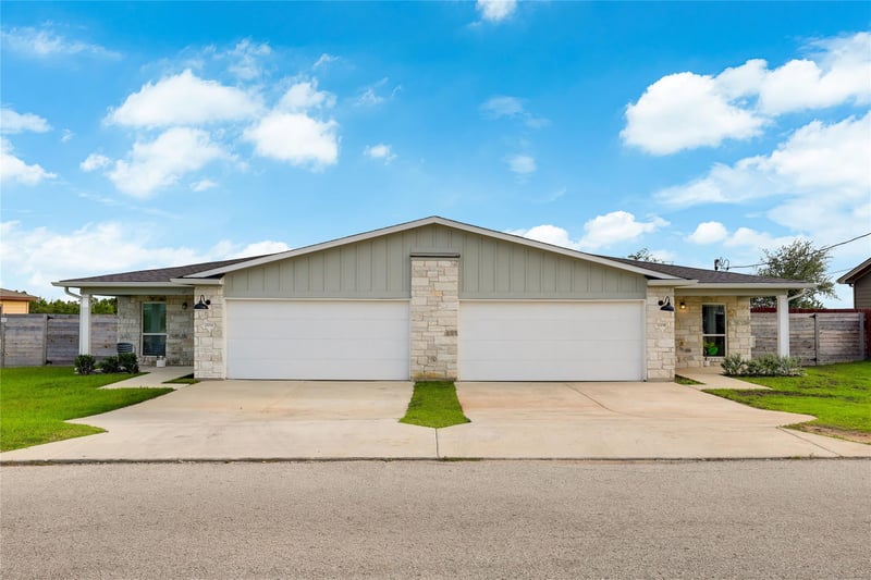 20109 Travis DR, Lago Vista, TX 78645