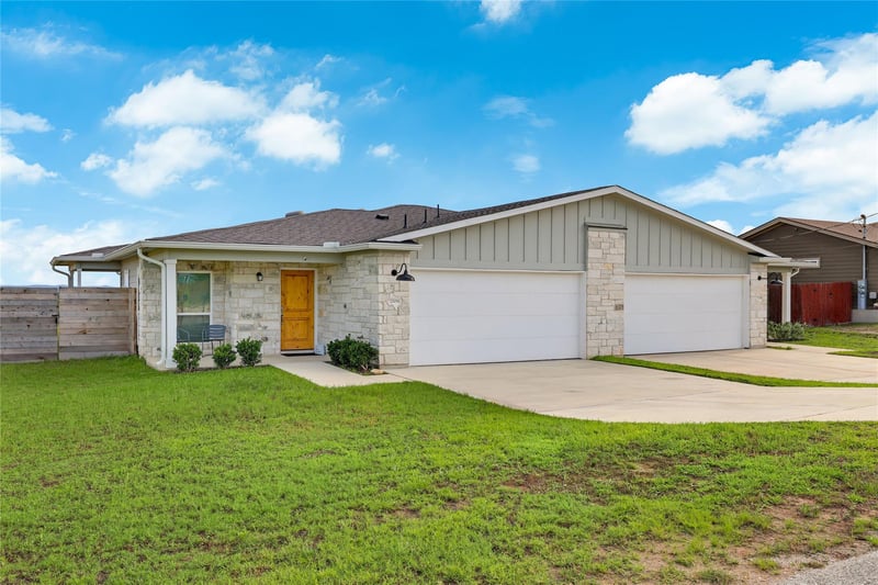 20109 Travis DR, Lago Vista, TX 78645