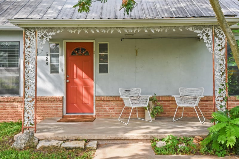 528 Old Mcdade RD, Elgin, TX 78621