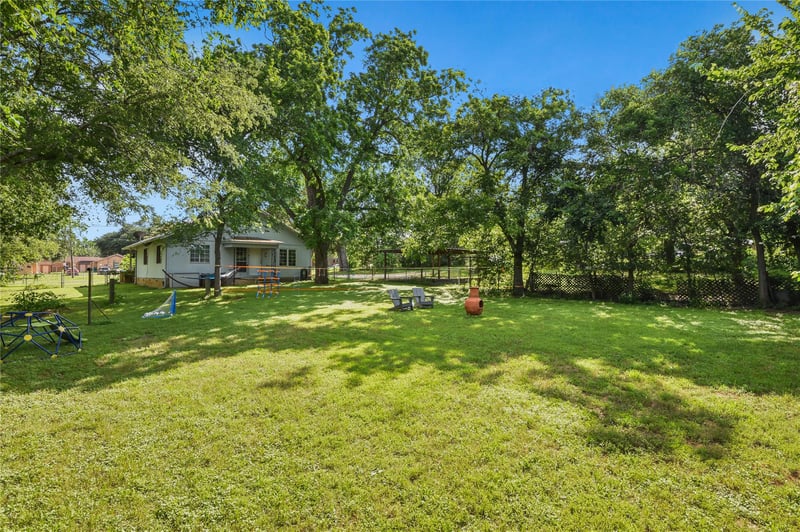 528 Old Mcdade RD, Elgin, TX 78621