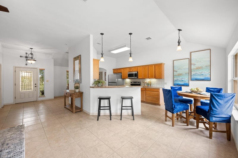 1103 Larkhall DR, Spicewood, TX 78669