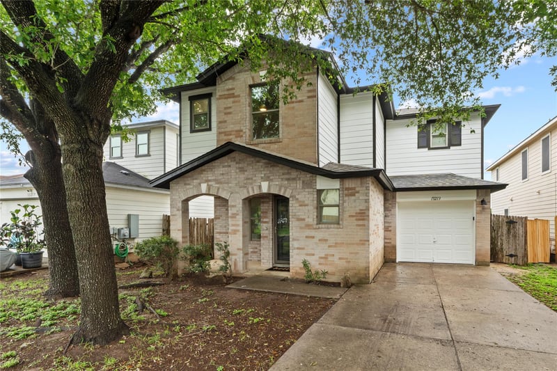 13213 Sea Biscuit DR, Del Valle, TX 78617