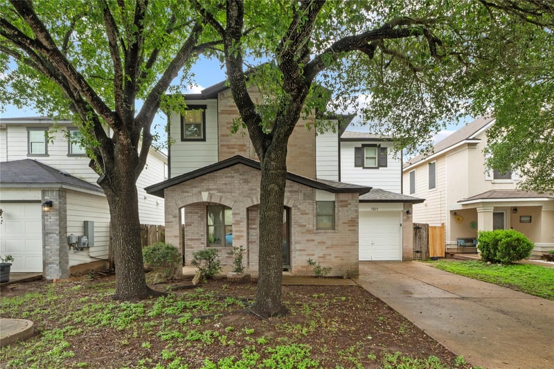 13213 Sea Biscuit DR, Del Valle, TX 78617